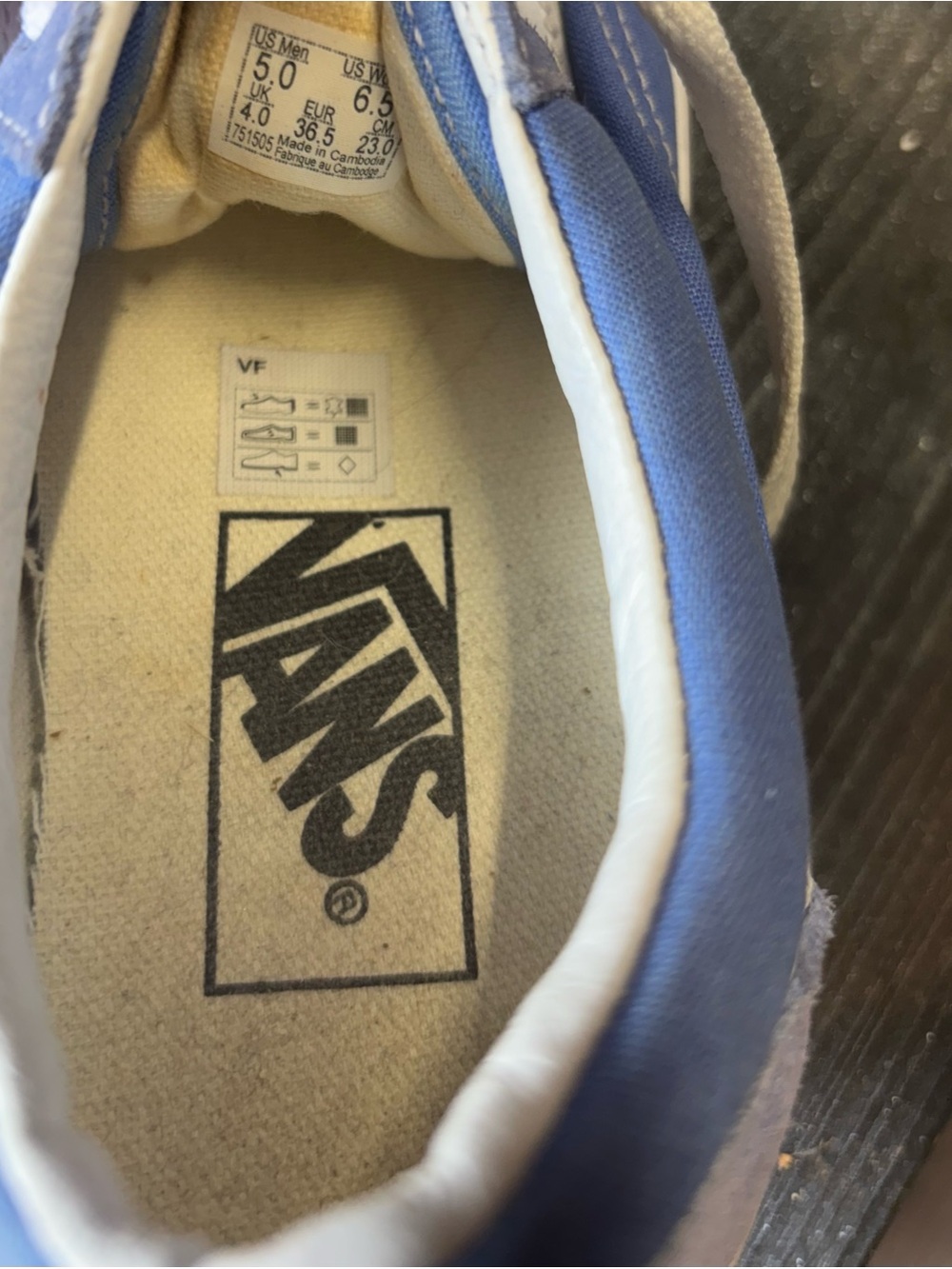 Blue Vans Old Skool sneakers with white side stripe, size US 6.5 womena - Picture 8 of 9